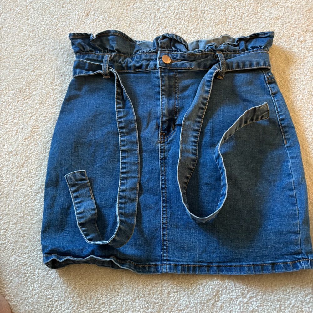 BLVD Denim Debim mini Skirt 
Size M.  Vintage vibes INV25/203